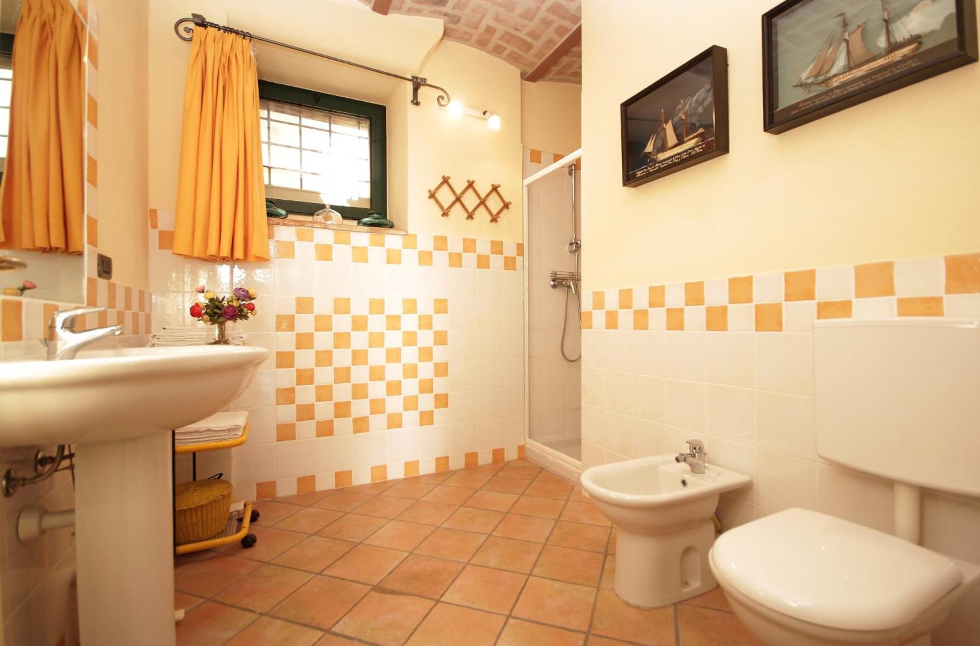 Hazelnut Valley Guarene Room photo